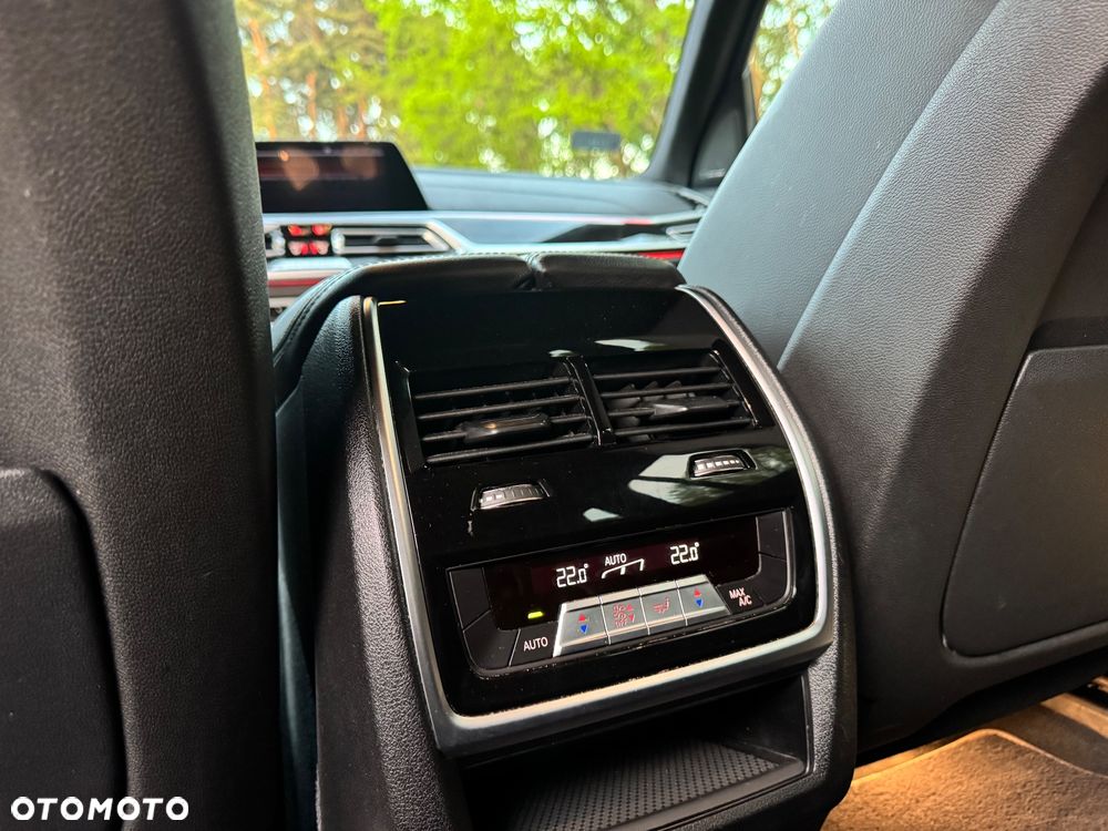 BMW X7 - 16