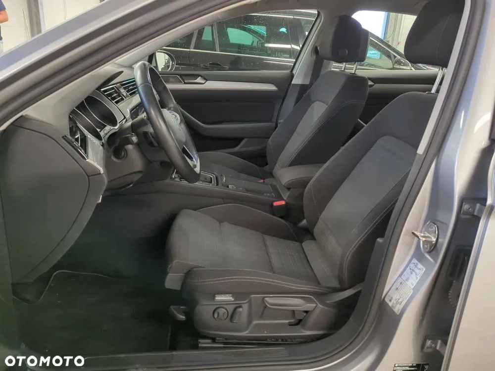 Volkswagen Passat 2.0 TDI Business DSG - 8