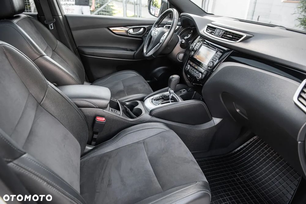 Nissan Qashqai 1.6 DCi Xtronic TEKNA - 29