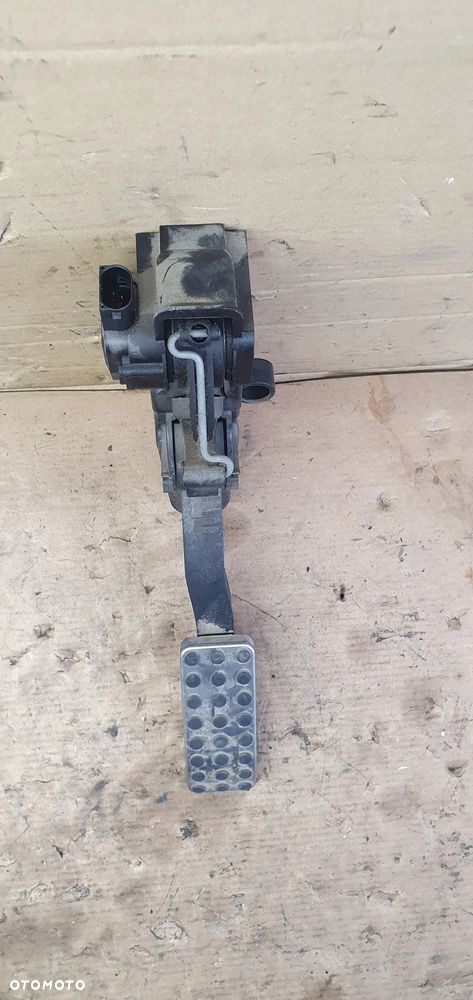 Pedał potencjometr gazu Mercedes W245 A1693000904 - 4