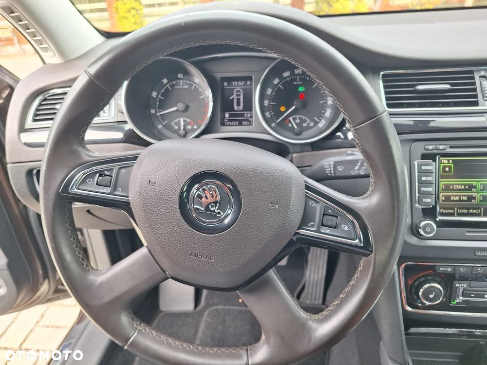 Skoda Superb 2.0 TSI L&K DSG - 33