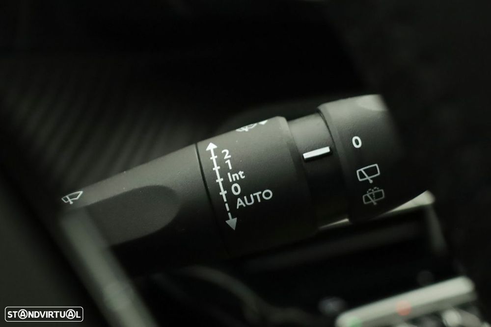 Peugeot 2008 1.2 PureTech Allure - 18