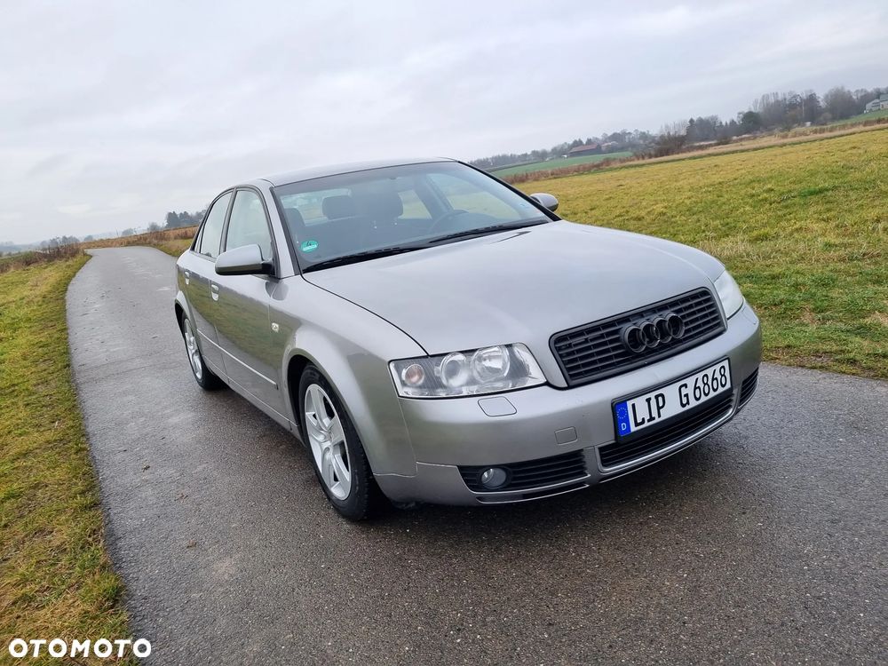 Audi A4 Limousine - 4