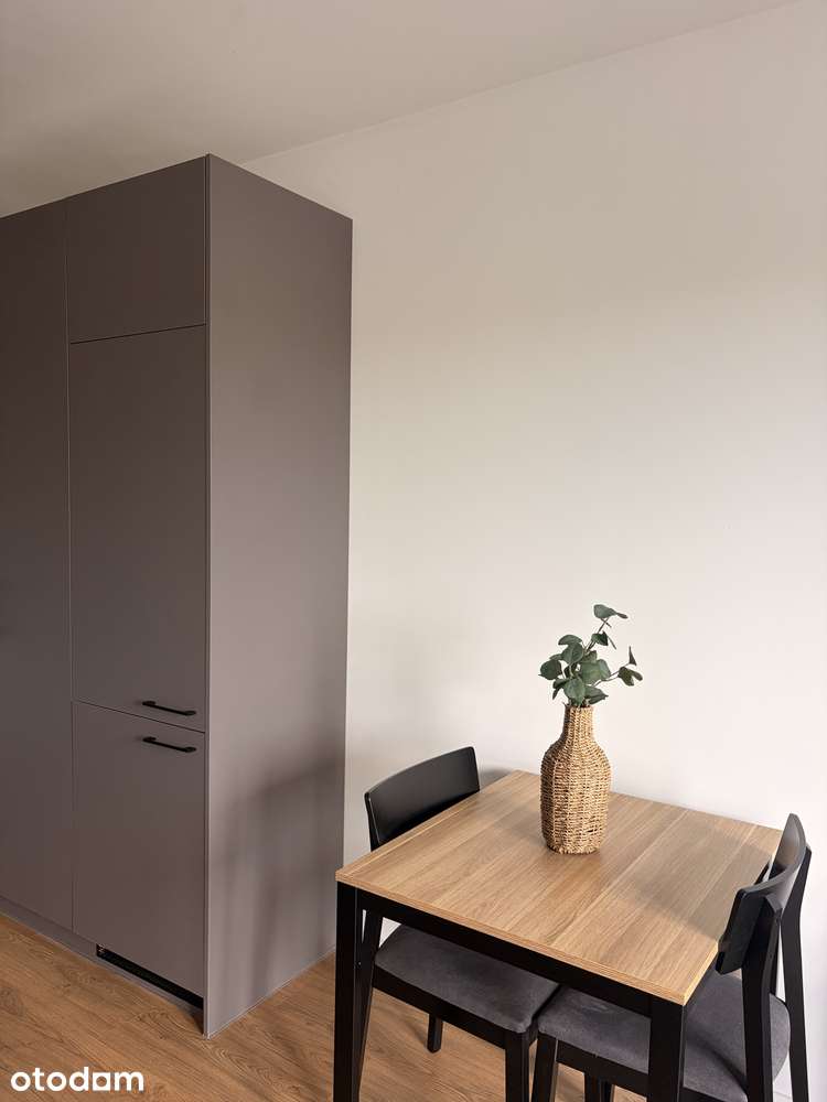 studio – Al. 3 maja 51b/527 - Błonia – bez pośredników