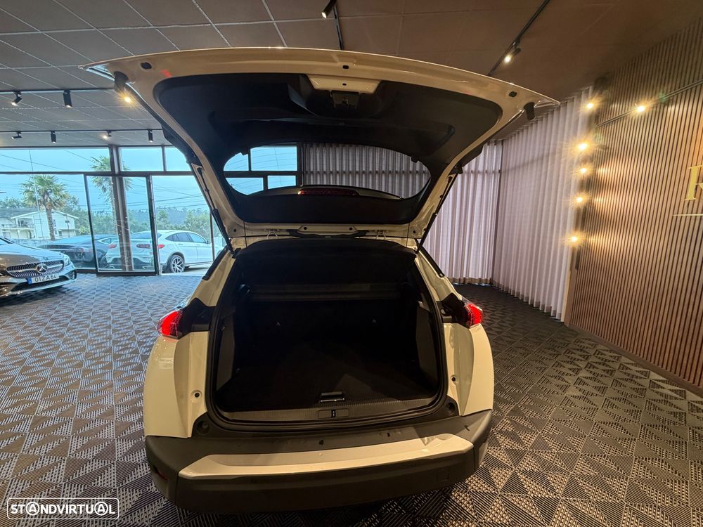 Peugeot e-2008 GT Pack - 31