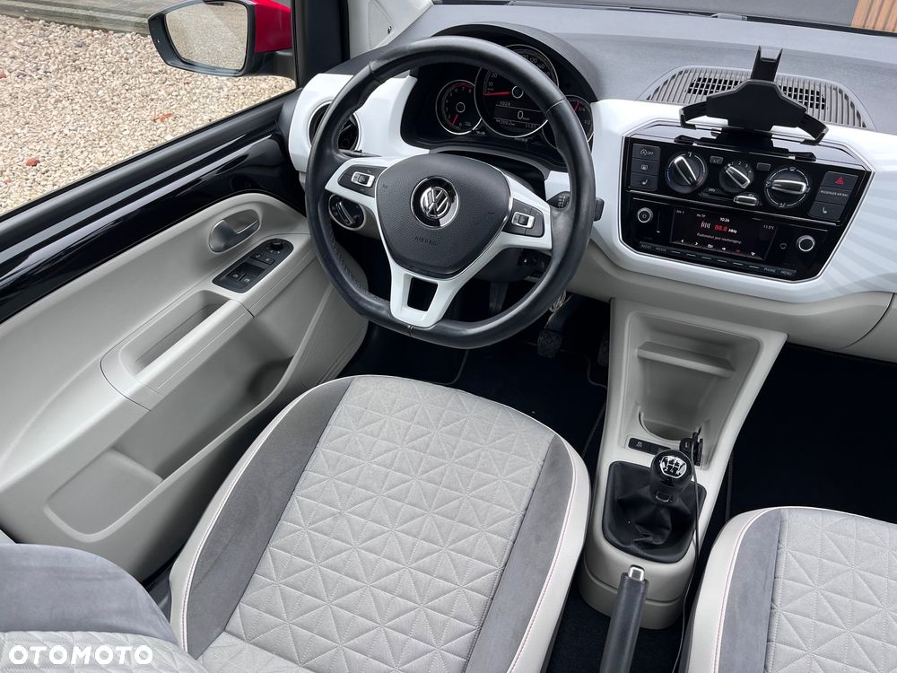Volkswagen up! 1.0 beats - 24