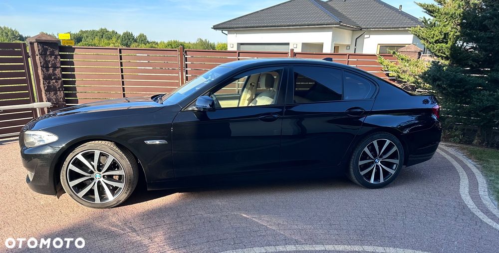 BMW Seria 5 528i xDrive - 3