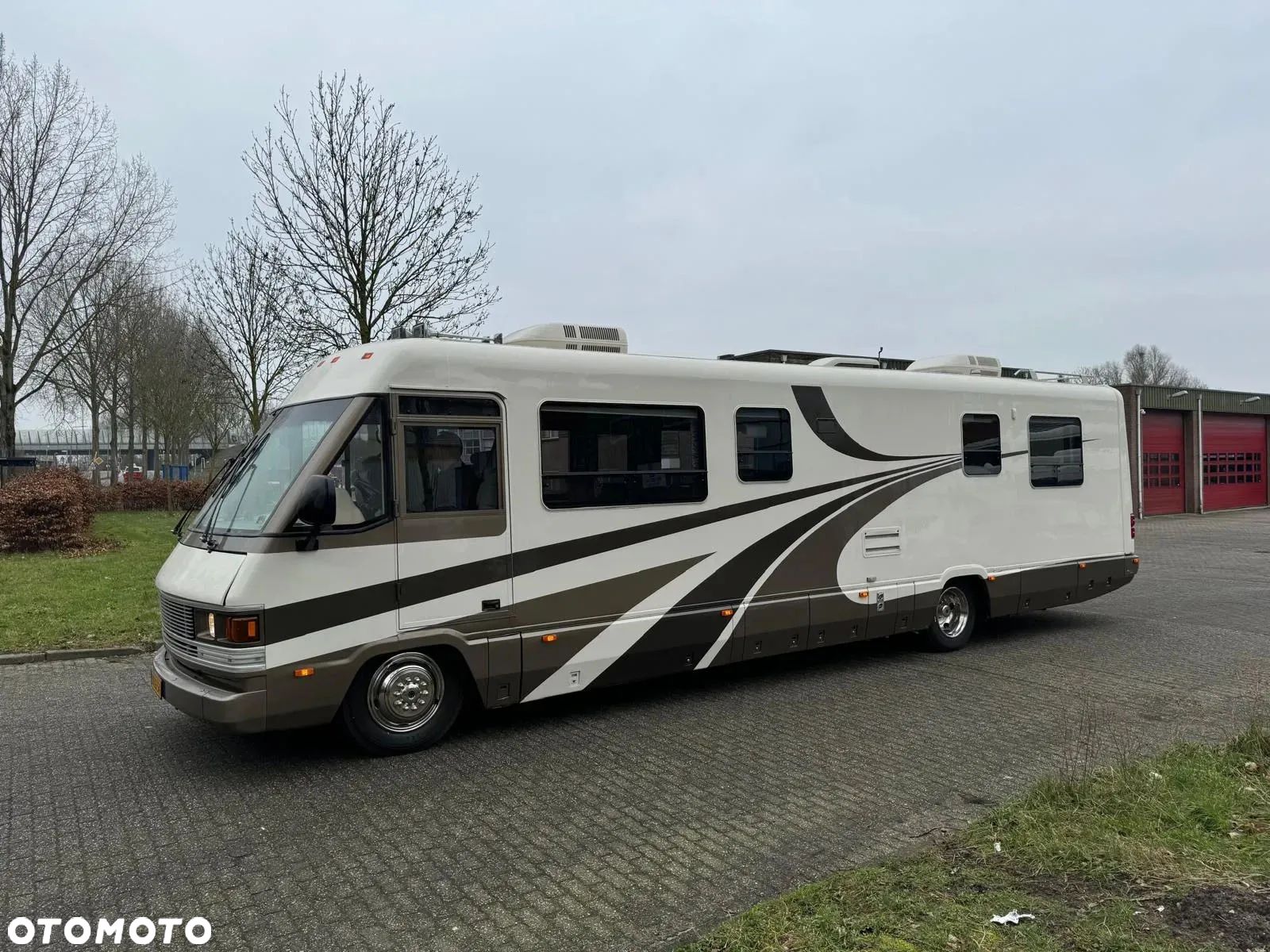 Chevrolet Winnebago - 1