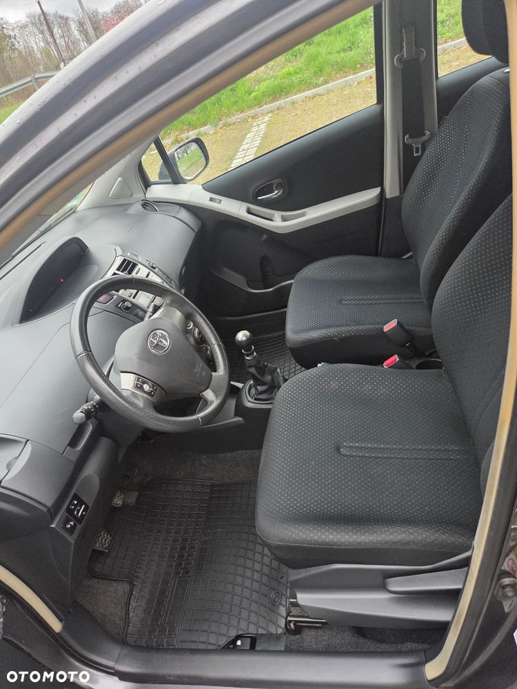 Toyota Yaris 1.33 VVT-i Sol - 11