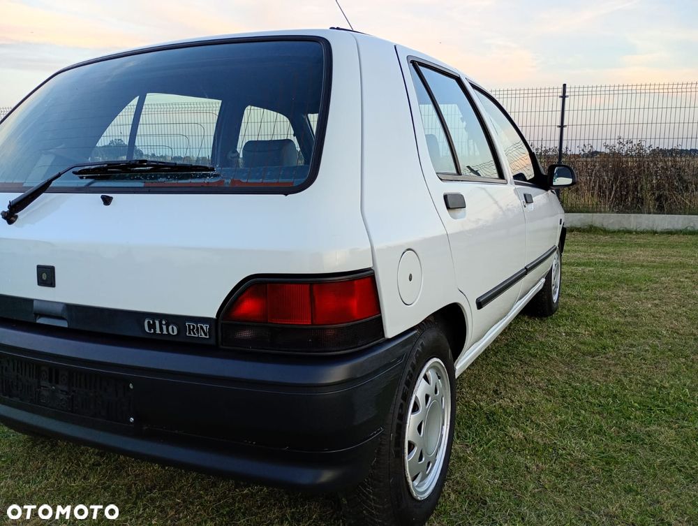 Renault Clio - 21