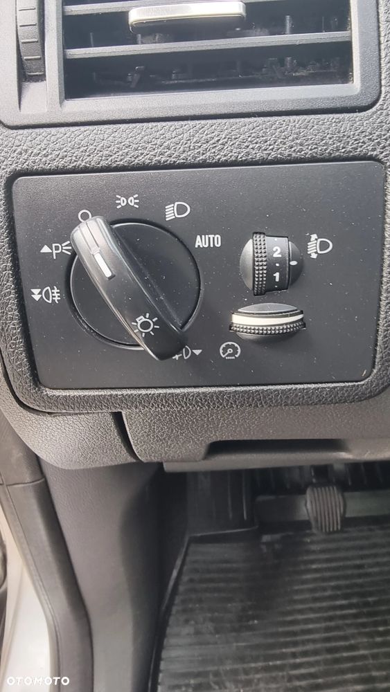 Ford Kuga 2.0 TDCi 2x4 Trend - 27