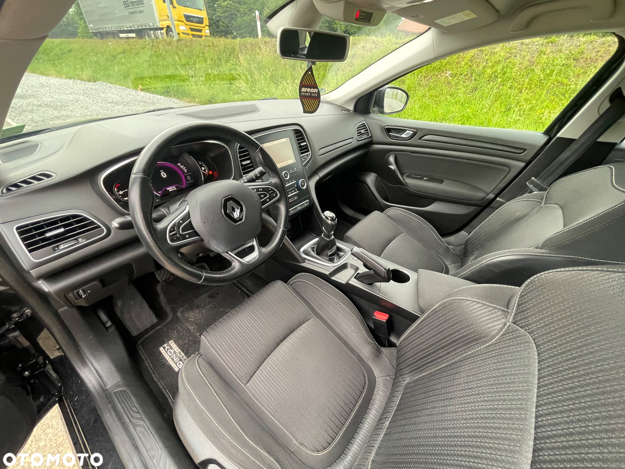 Renault Megane Grandtour ENERGY TCe 130 Start & Stop Bose Edition - 8