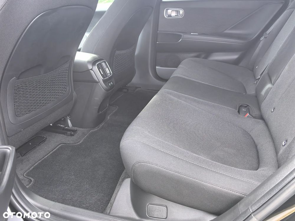 Hyundai IONIQ 6 - 11