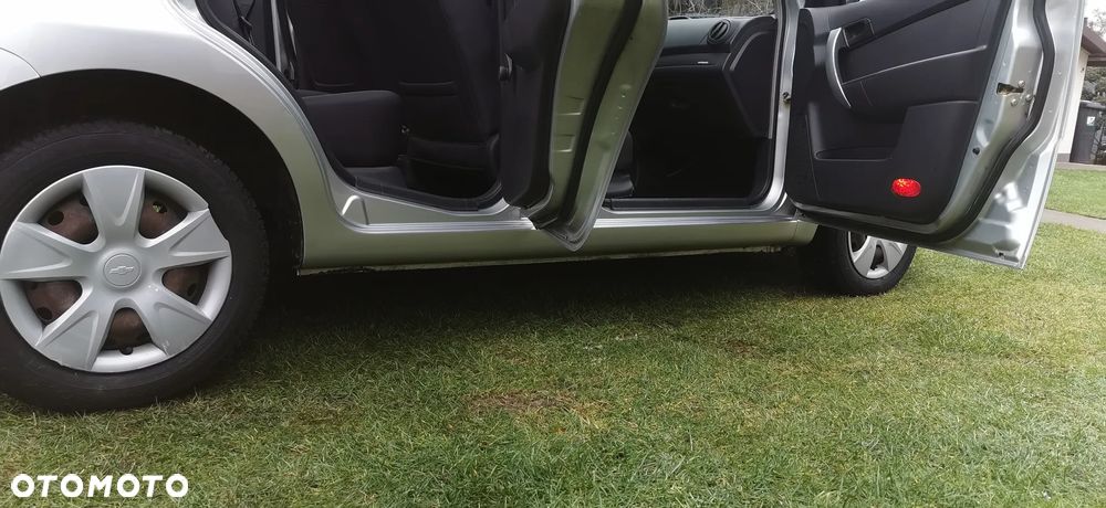 Chevrolet Aveo 1.2 16V Base - 12