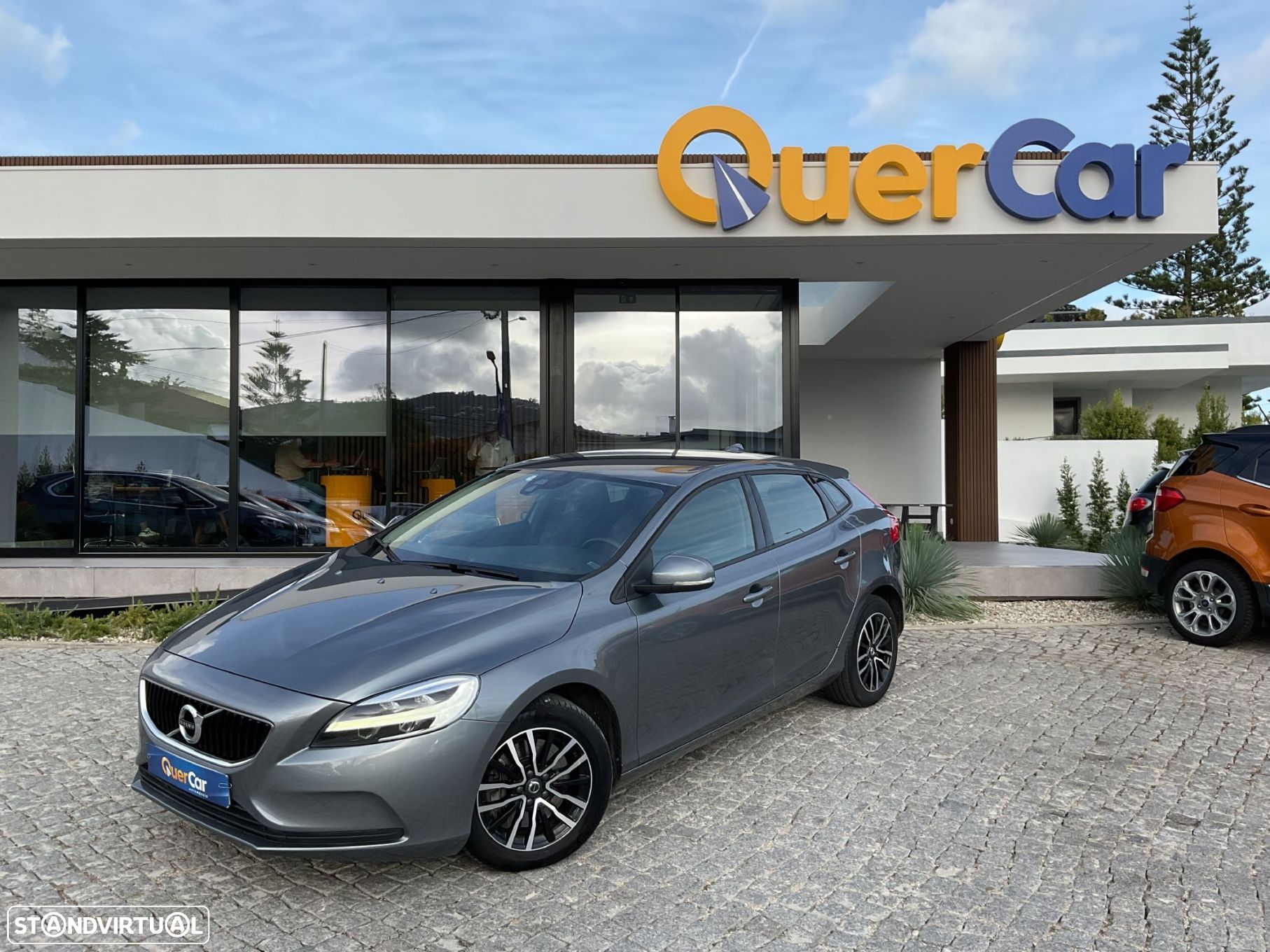 Volvo V40 2.0 D2 Momentum Geartronic - 1