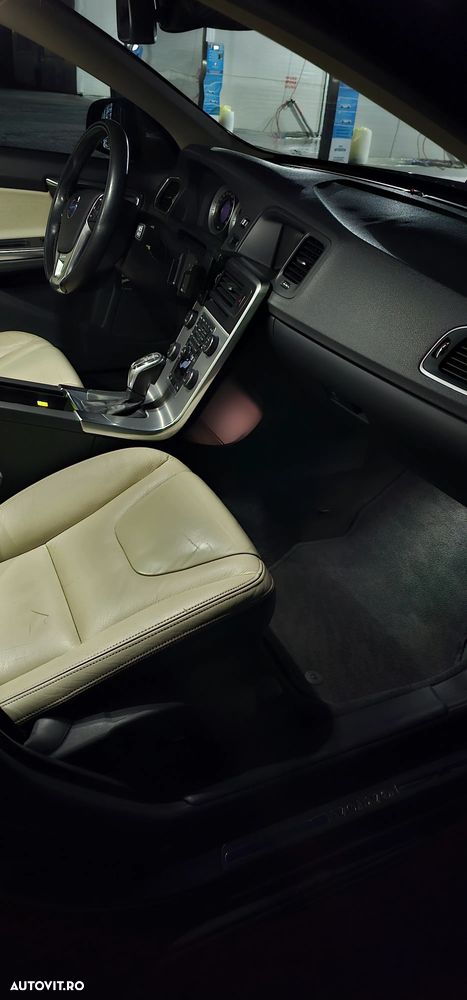 Volvo V60 D3 Geartronic Summum - 10