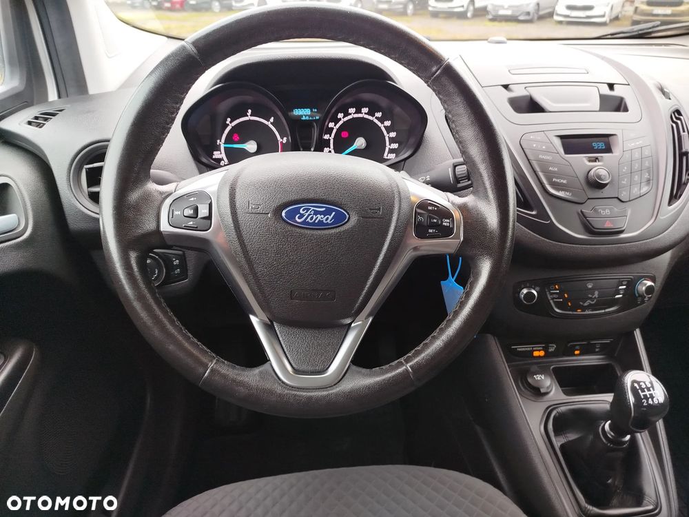 Ford Tourneo Courier - 11