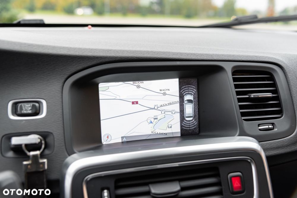Volvo S60 D5 AWD Geartronic RDesign - 35