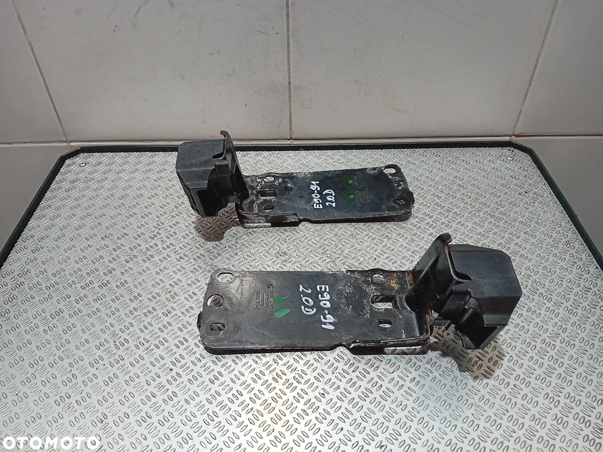 mocowanie chłodnicy komplet BMW E90-91 7117811  7117812 - 2