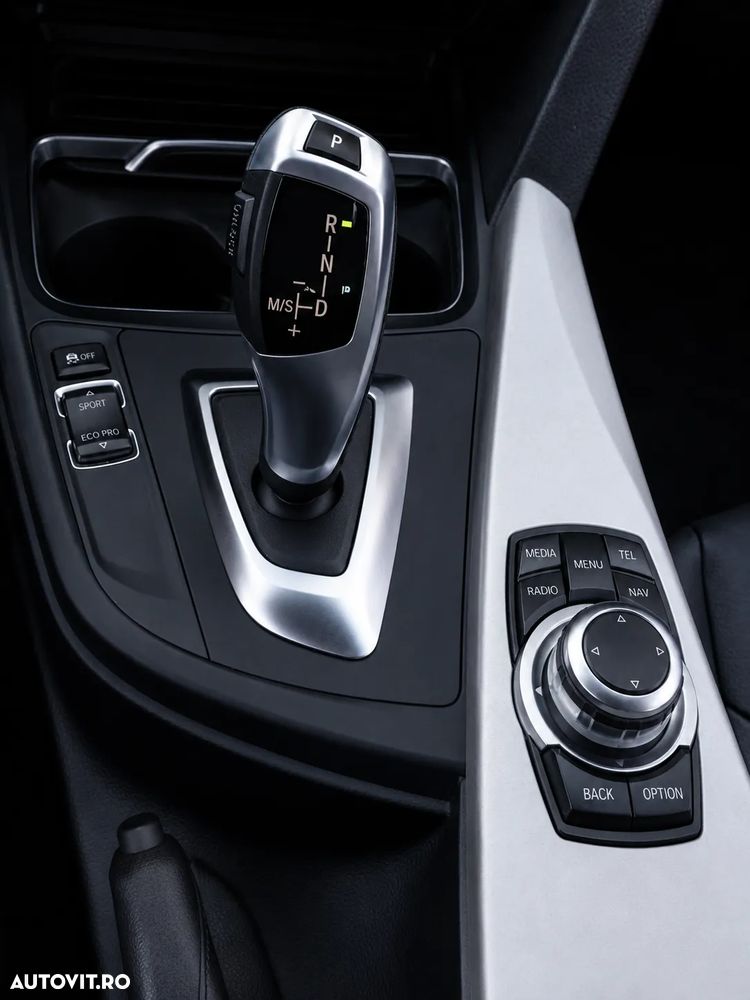 BMW Seria 3 318d Aut. - 36