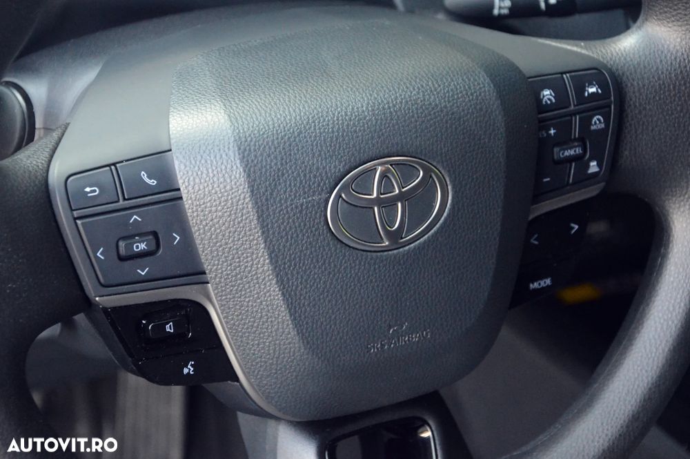 Toyota Camry Business Edition - 31