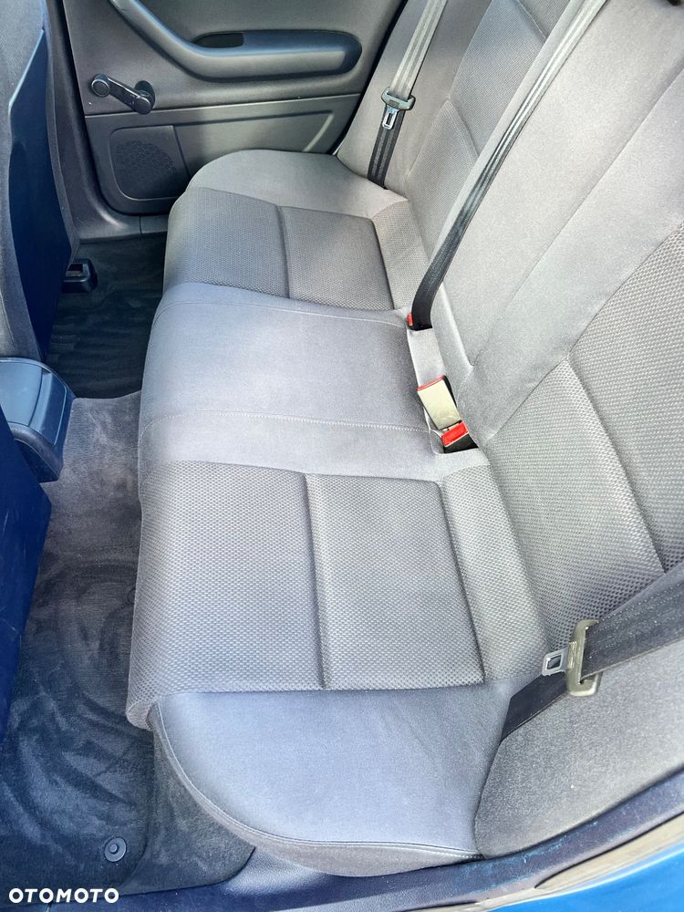 Audi A4 Limousine - 11