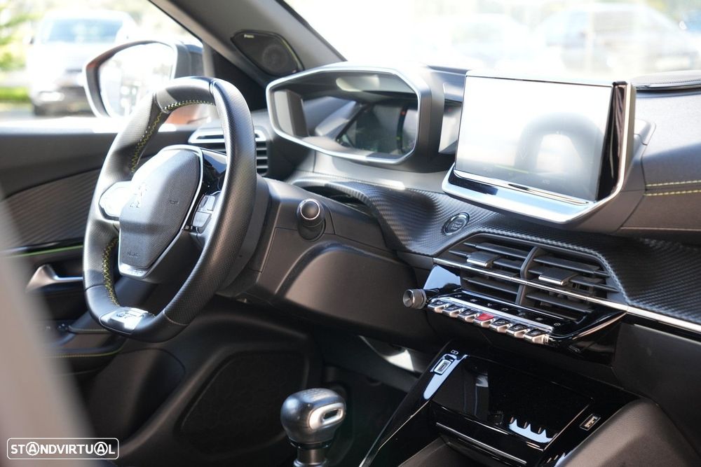 Peugeot 2008 1.2 PureTech GT Line - 11