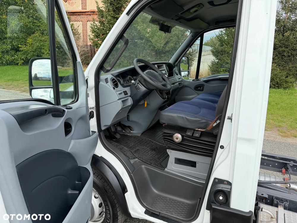 Iveco 60C18 * 3.0 / 180KM * Rama do zabudowy * Rozstaw osi: 3.45m * - 25