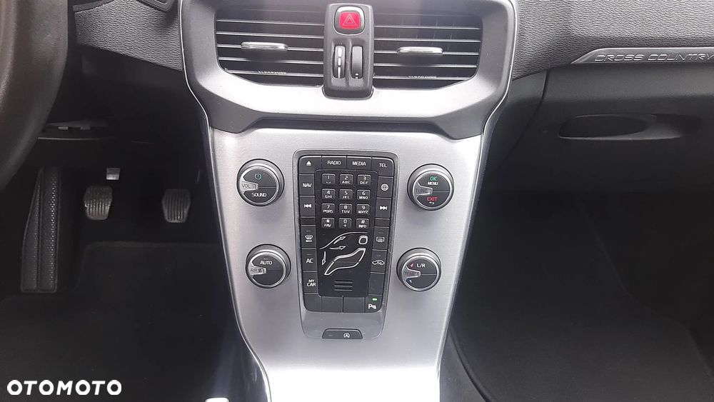 Volvo V40 Cross Country T3 - 22