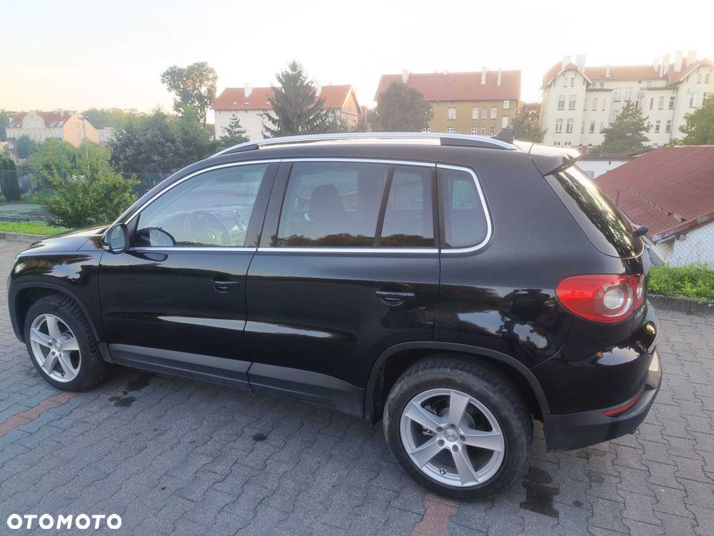 Volkswagen Tiguan - 2