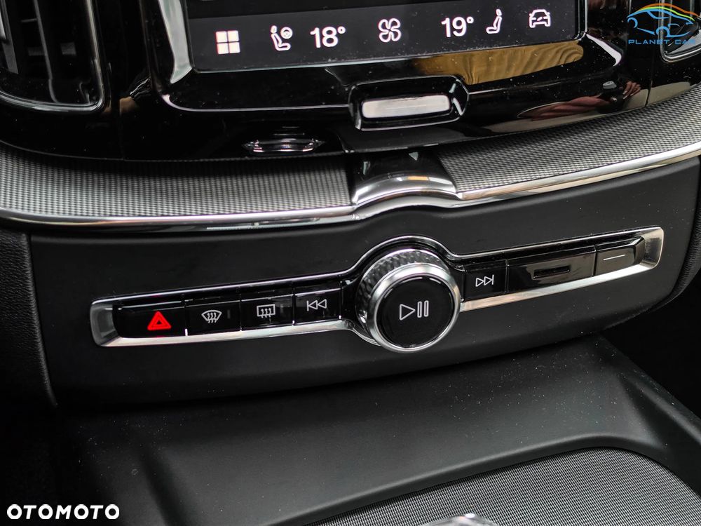 Volvo XC 60 T6 Plug-In Hybrid AWD Inscription - 34