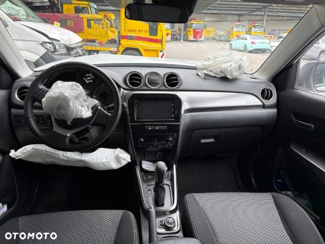 Suzuki Vitara 1.5 Strong Hybrid Elegance Sun 4WD AGS - 10