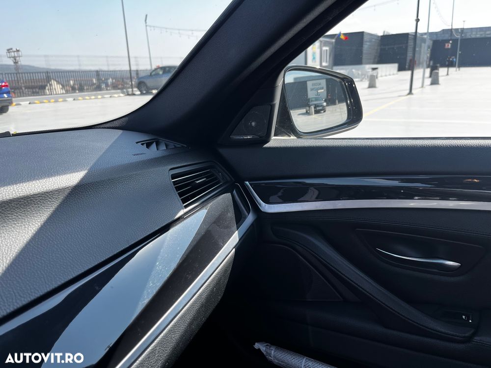 BMW Seria 5 520d Sport-Aut. - 24
