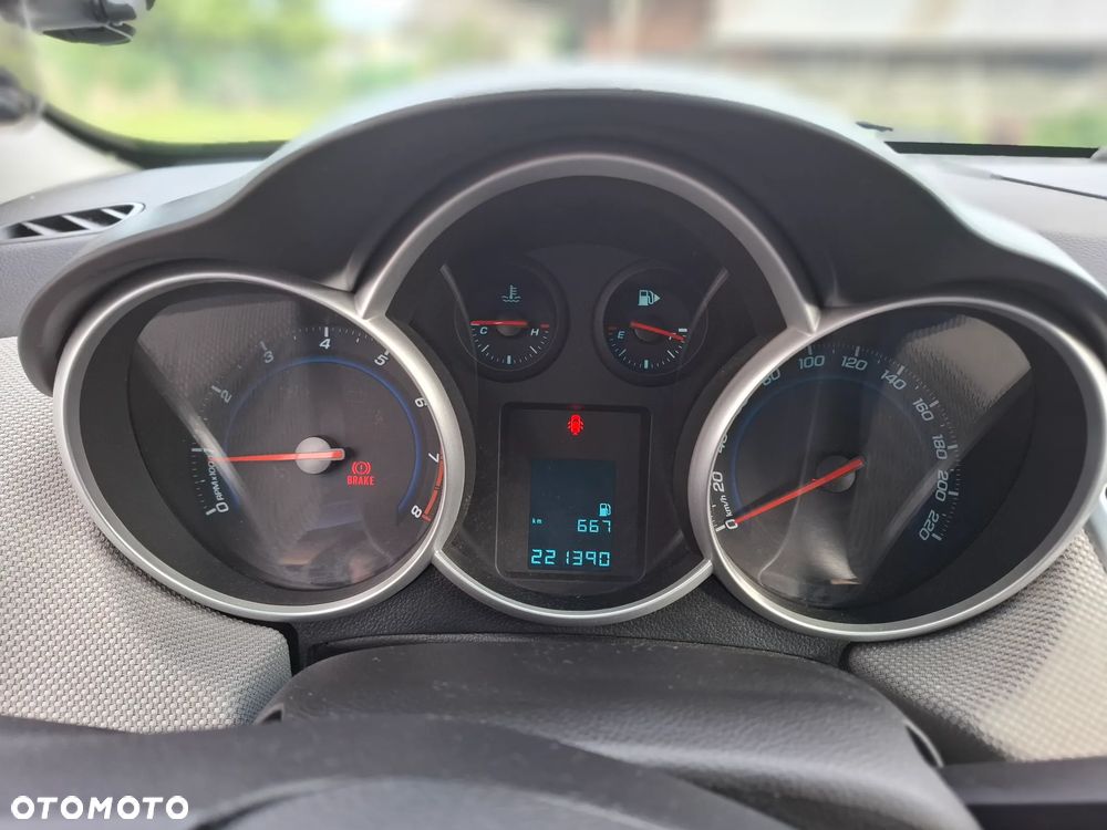 Chevrolet Cruze 1.6 LS - 19