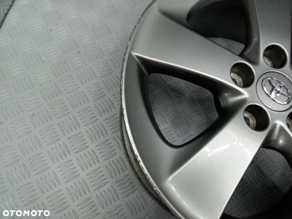 Felgi Toyota Auris Corolla Avenssis III Rav4 7Jx17 et50 5x114,3 - 8