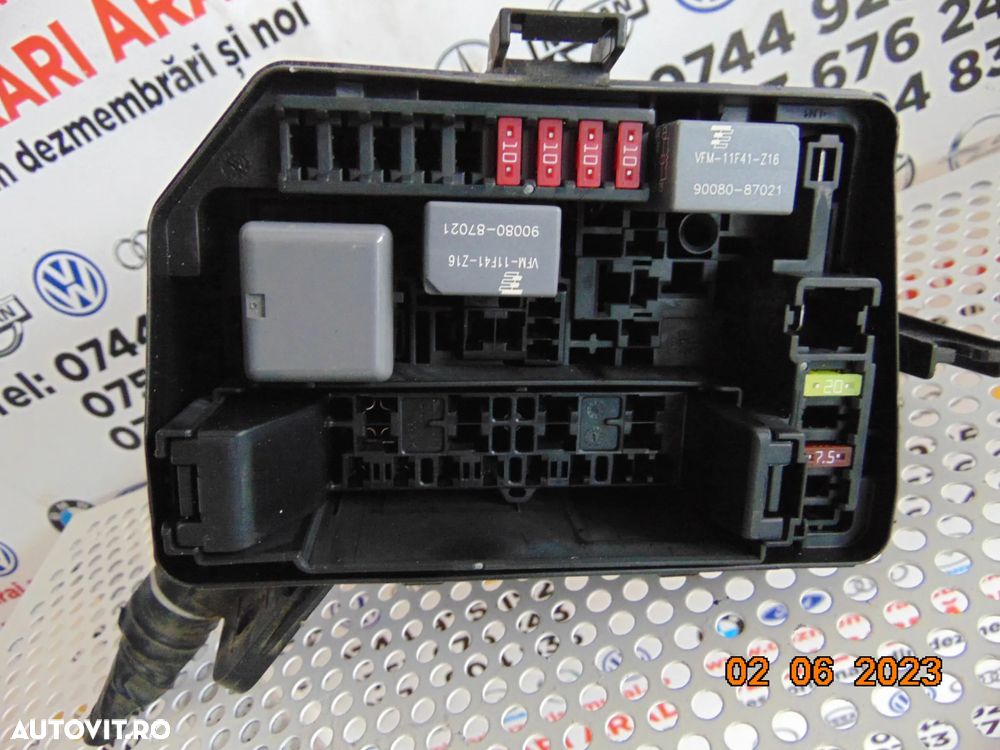 Panou relee sigurante Toyota yaris 2012-2020 tablou carcasa sigurante relee dezmembrez yaris 3 p13 - 2