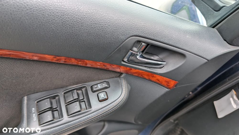 Toyota Avensis 1.8 VVT-i Sol - 12