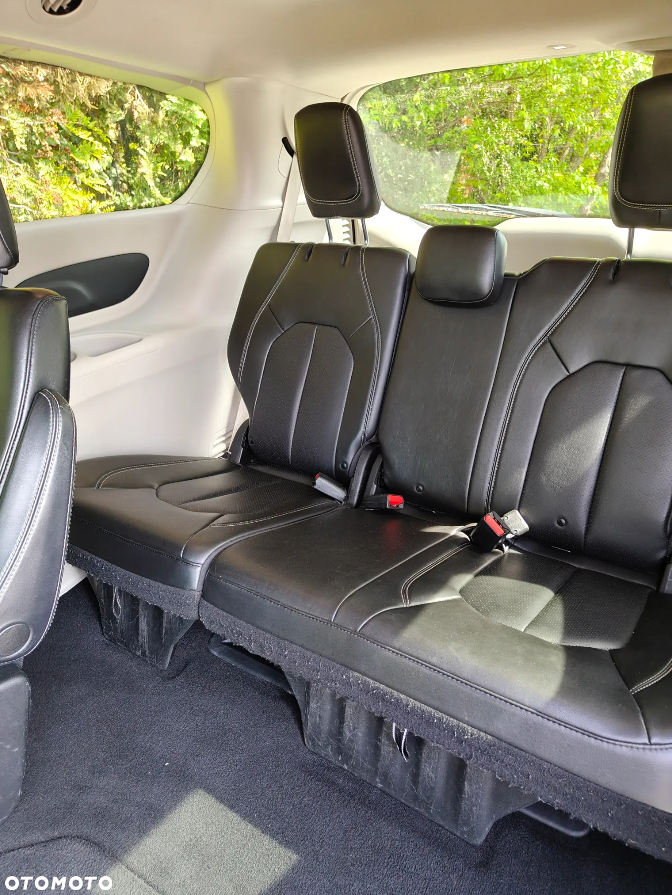 Chrysler Pacifica - 5
