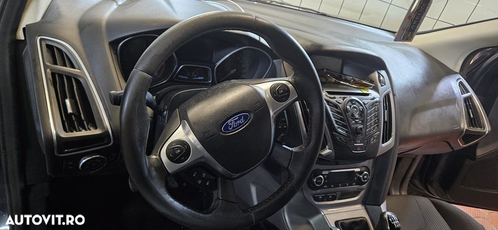 FORD Focus 2012 — imagine 7