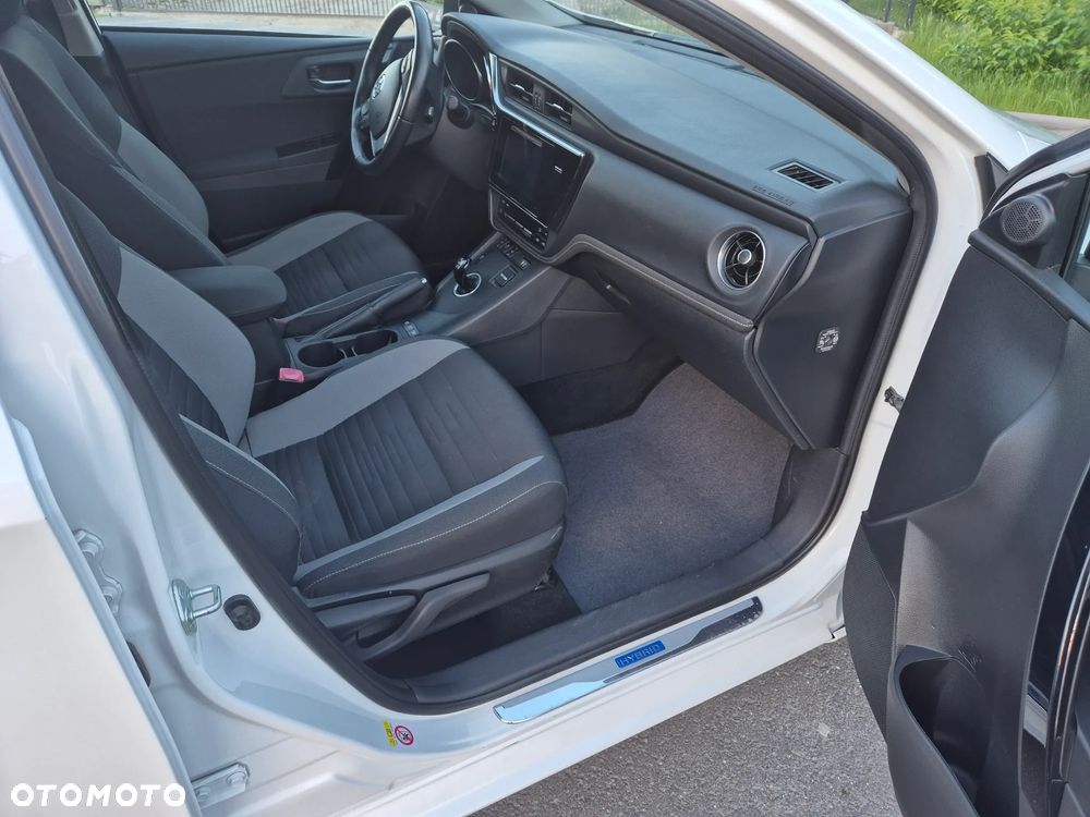 Toyota Auris - 17