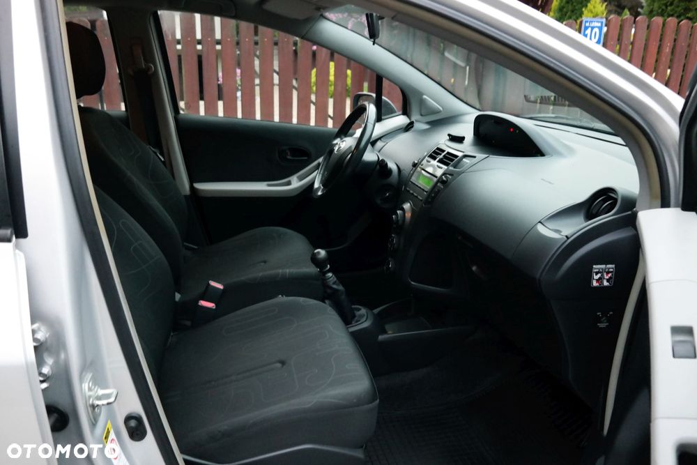Toyota Yaris - 15