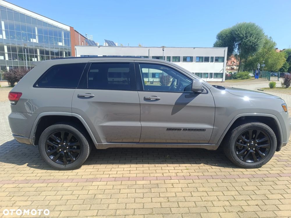 Jeep Grand Cherokee - 13
