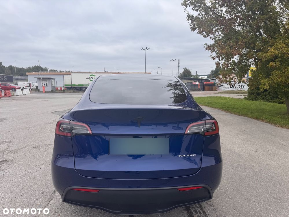 Tesla Y Long Range AWD - 6