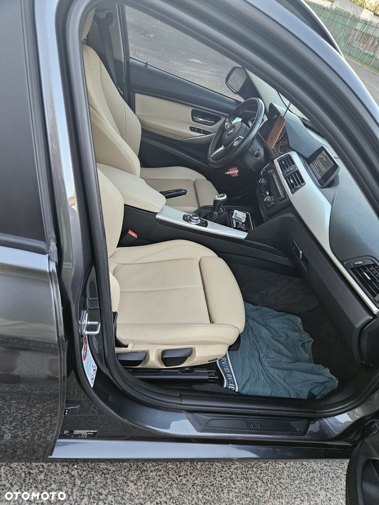 BMW Seria 3 320d Efficient Dynamics Edition - 12