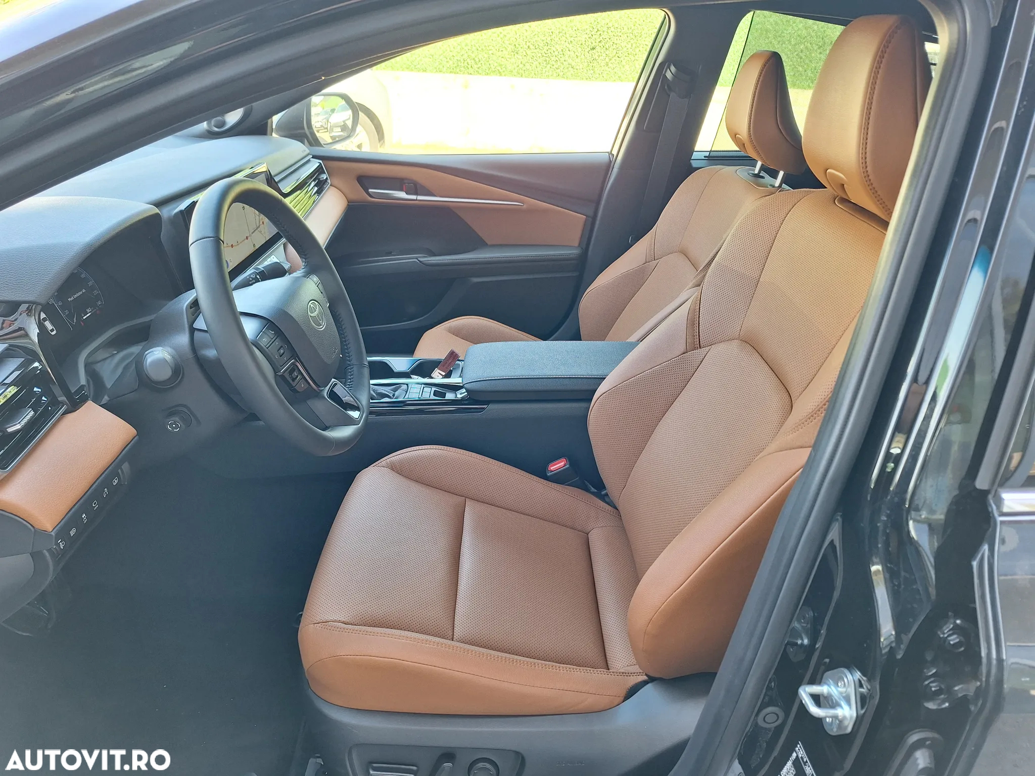 Toyota Camry 2.5 HEV Luxury - 6