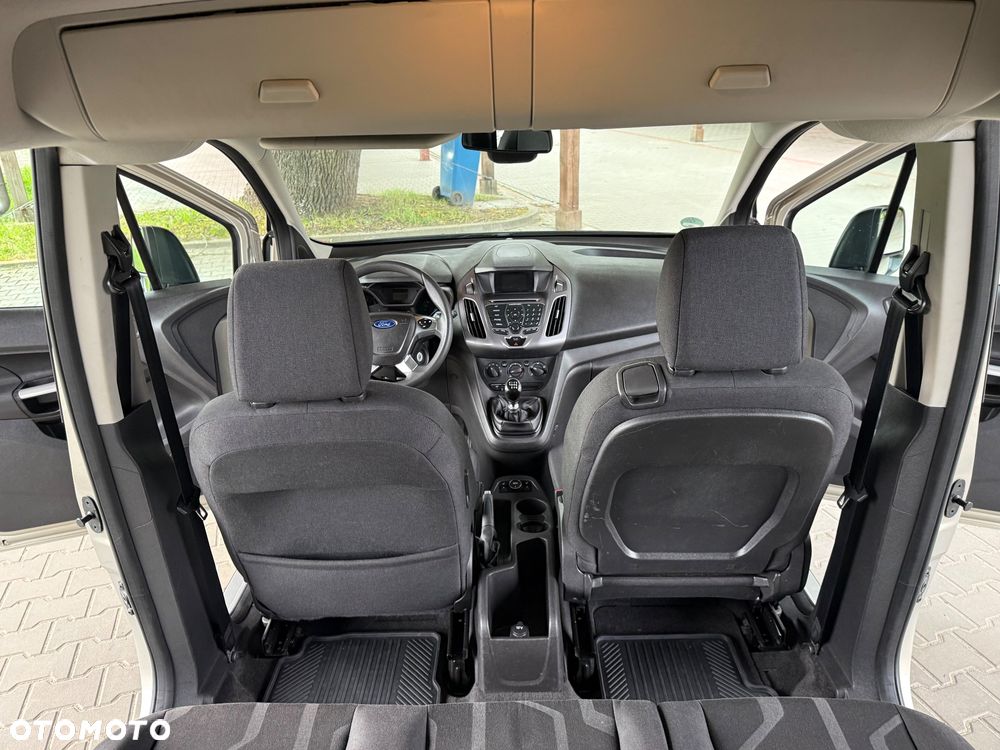 Ford Tourneo Connect Grand - 27