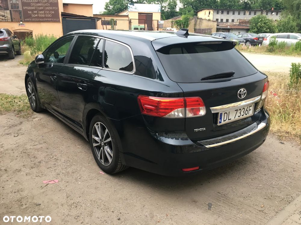 Toyota Avensis 2.0 D-4D Premium - 6