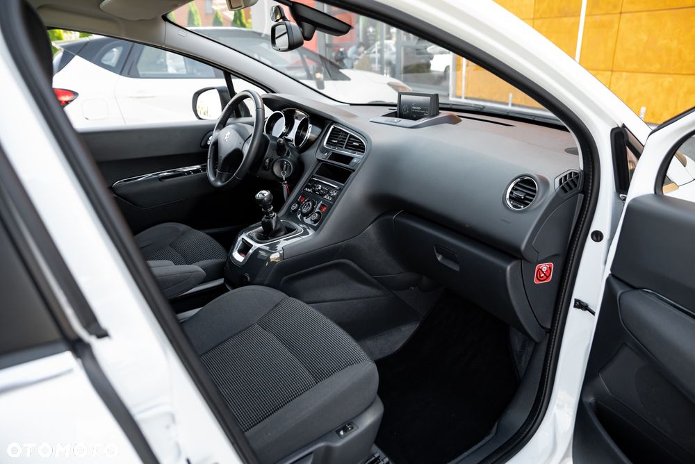 Peugeot 5008 HDI 150 Allure - 23