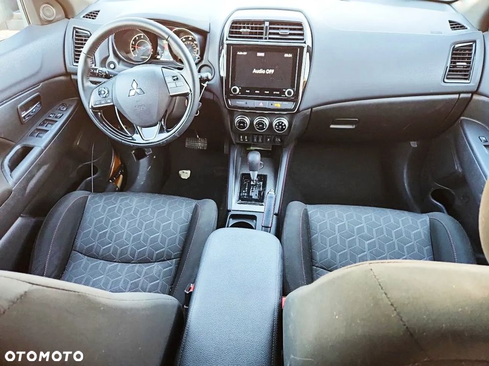 Mitsubishi ASX - 8
