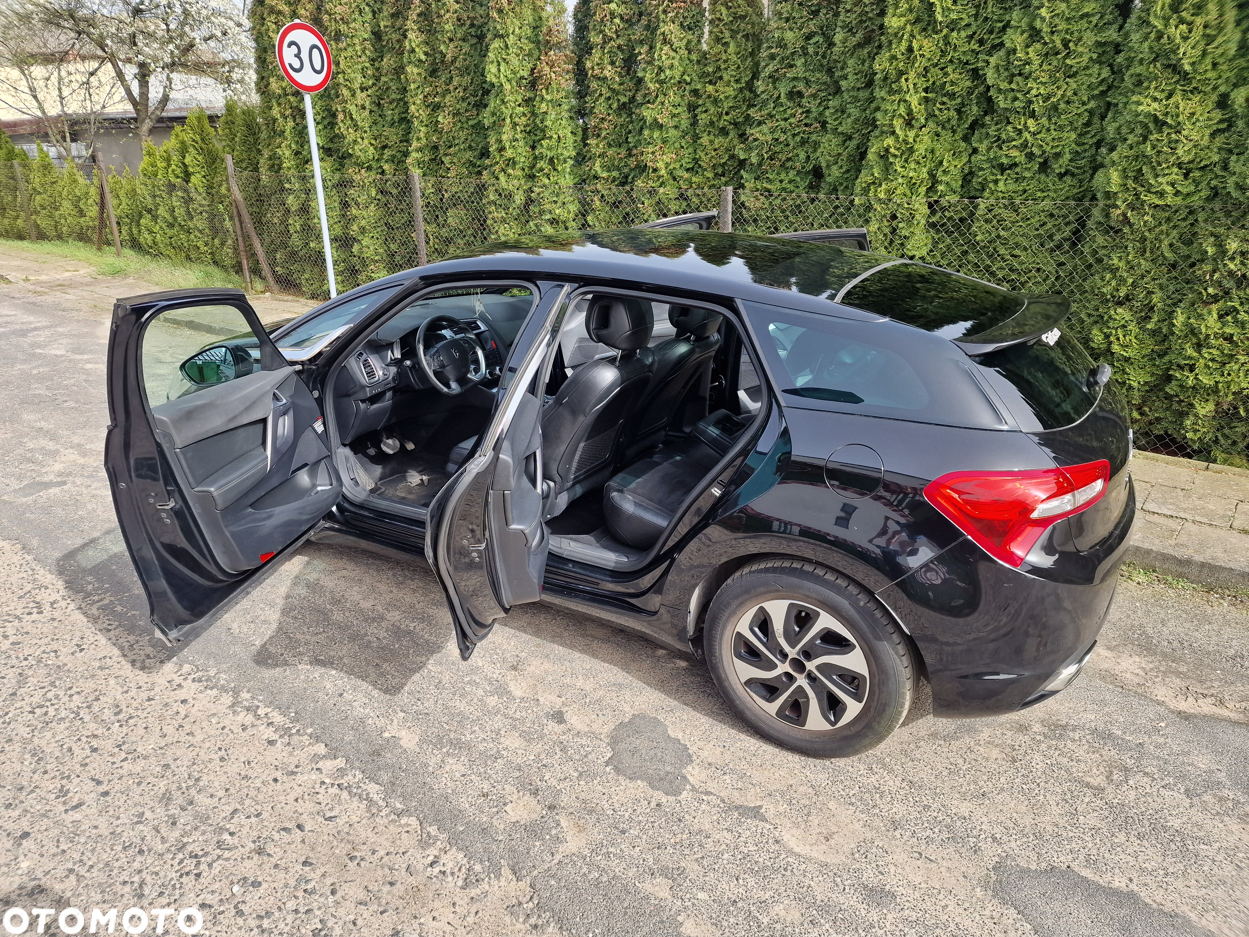 Citroën DS5 e-HDi 115 EGS6 SoChic - 24
